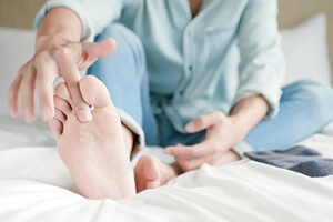 How a Podiatrist Diagnoses Athlete’s Foot